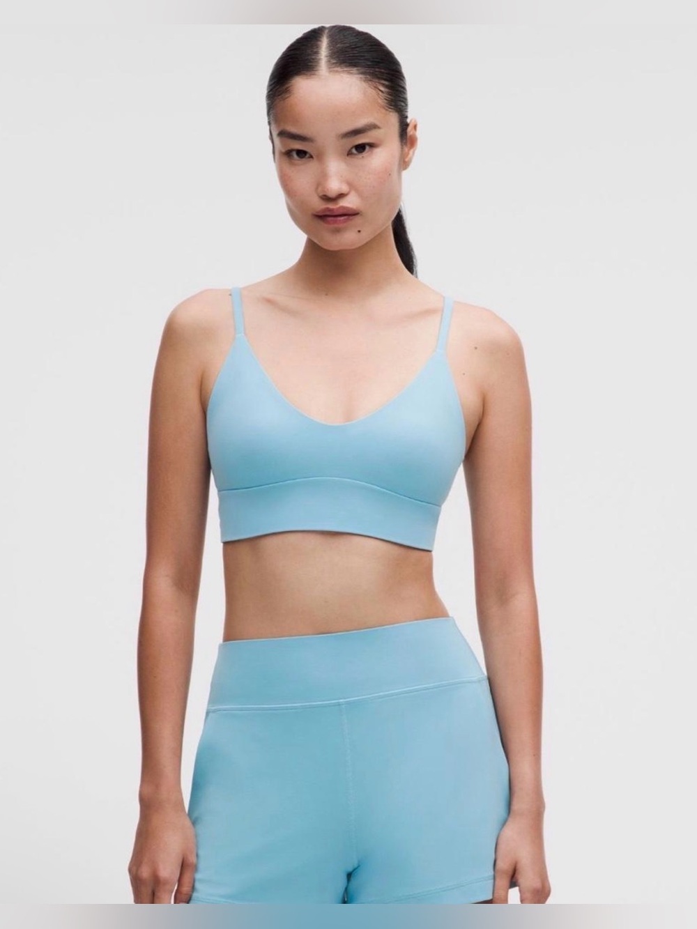 Lululemon Light sea foam Blue focuser V-Neck Bra